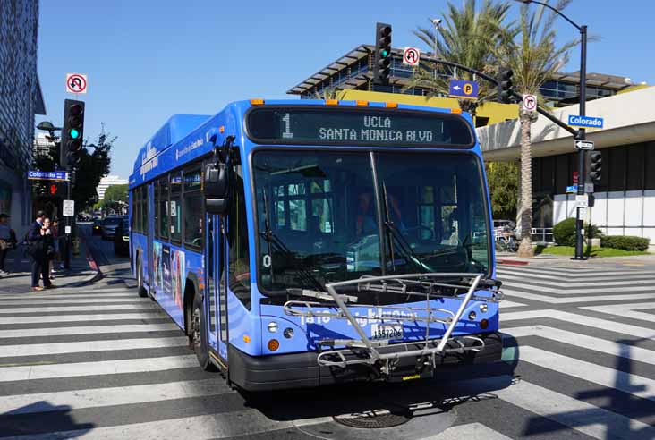 Big Blue Bus Gillig BRT CNG 40 1818